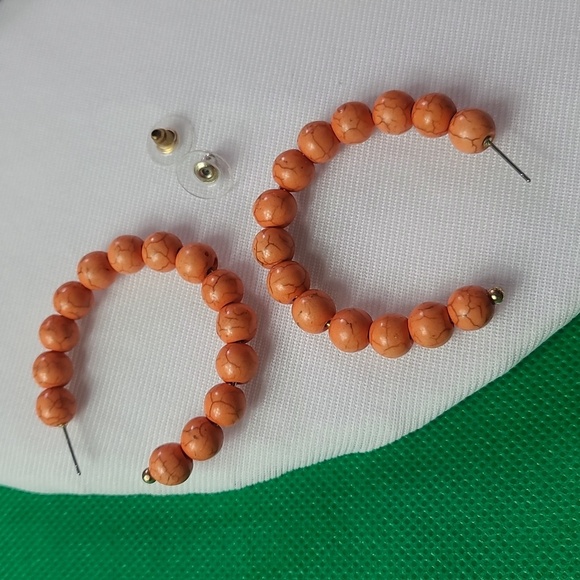 Elegant Coral color beaded Hoop Earrings - Picture 5 of 10